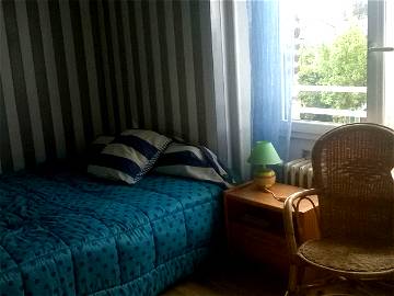 Roomlala | Room with personal bathroom 60 km from RENNES