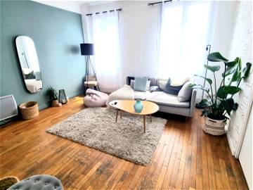 Roomlala | Roommate 200 M From Metro 4 Lucie Aubrac / 10 Min RER B