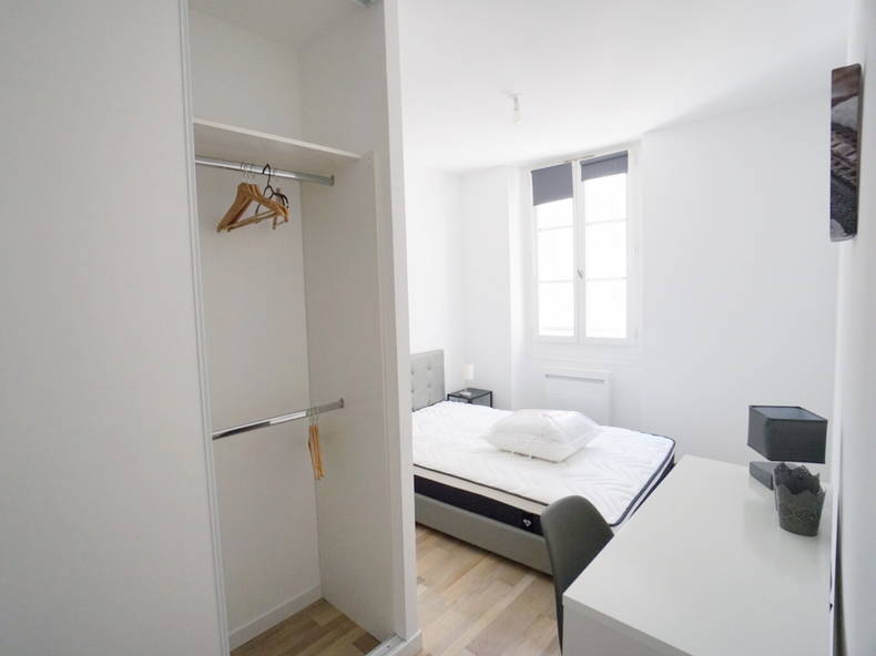 Logement Entier Toulon 246738-1