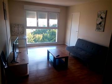 Roomlala | Roommate In Large Comfortable Apartment Near Center Le M