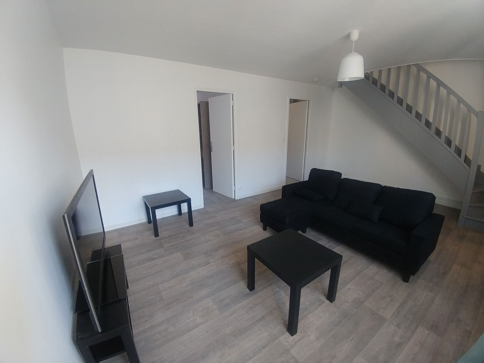 Colocation Stains 246454