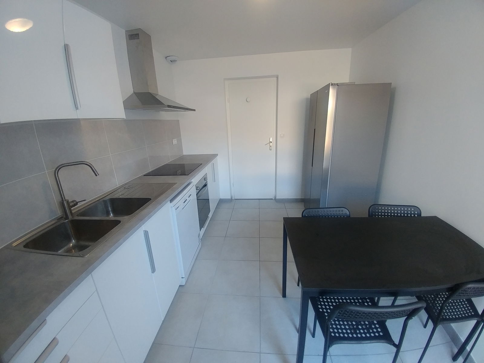 Colocation Stains 246454