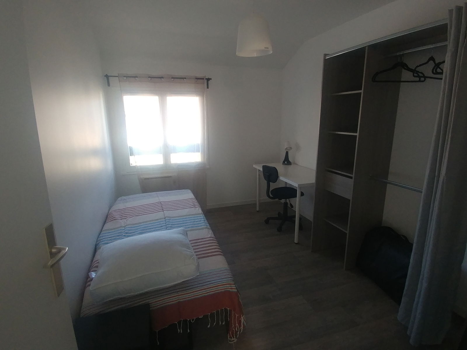 Colocation Stains 246454