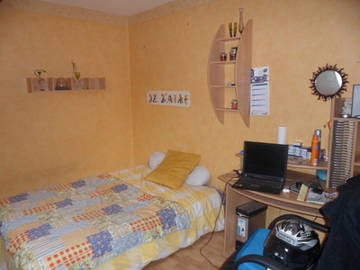 Chambre À Louer Saint-Cyr-Sur-Morin 256424