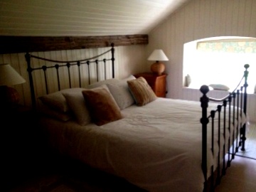 Private Room Londonderry 85649-3