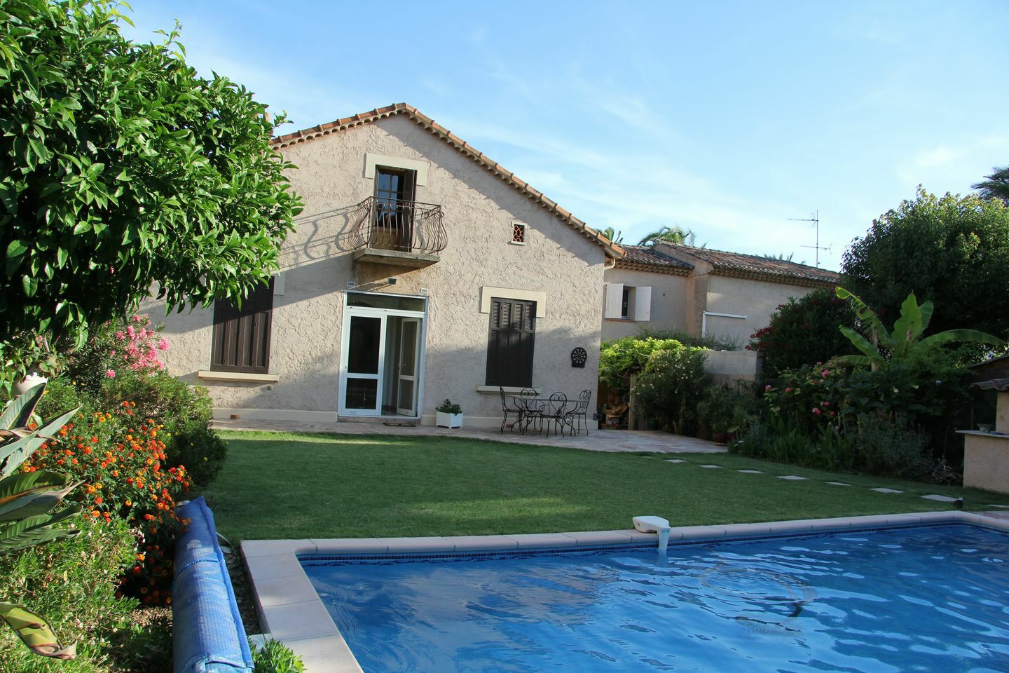 Homestay Hyères 13233