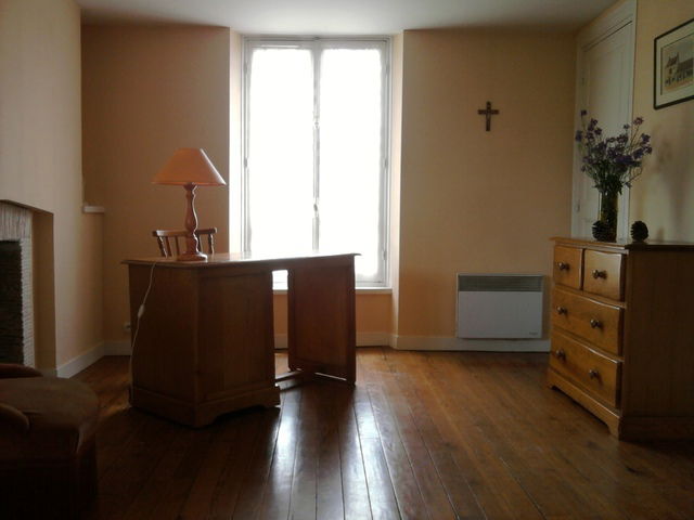 Homestay Civry-la-Forêt 24360