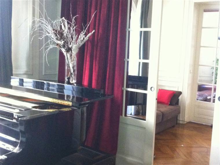 Homestay Paris 102523-1