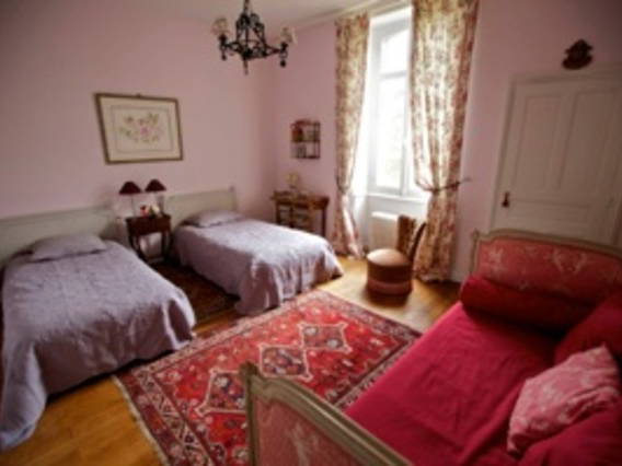 Homestay Verrières 56441