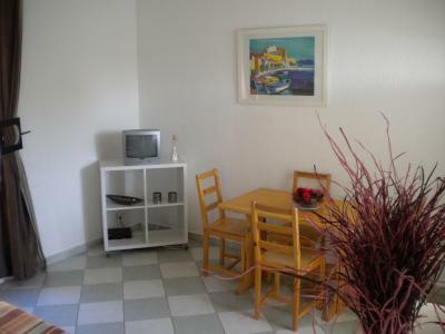 Independent Studio San-Nicolao 70330
