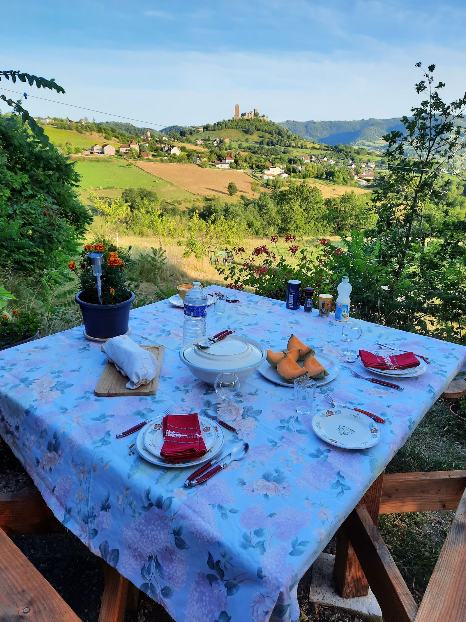 Homestay Saint-Laurent-les-Tours 384208