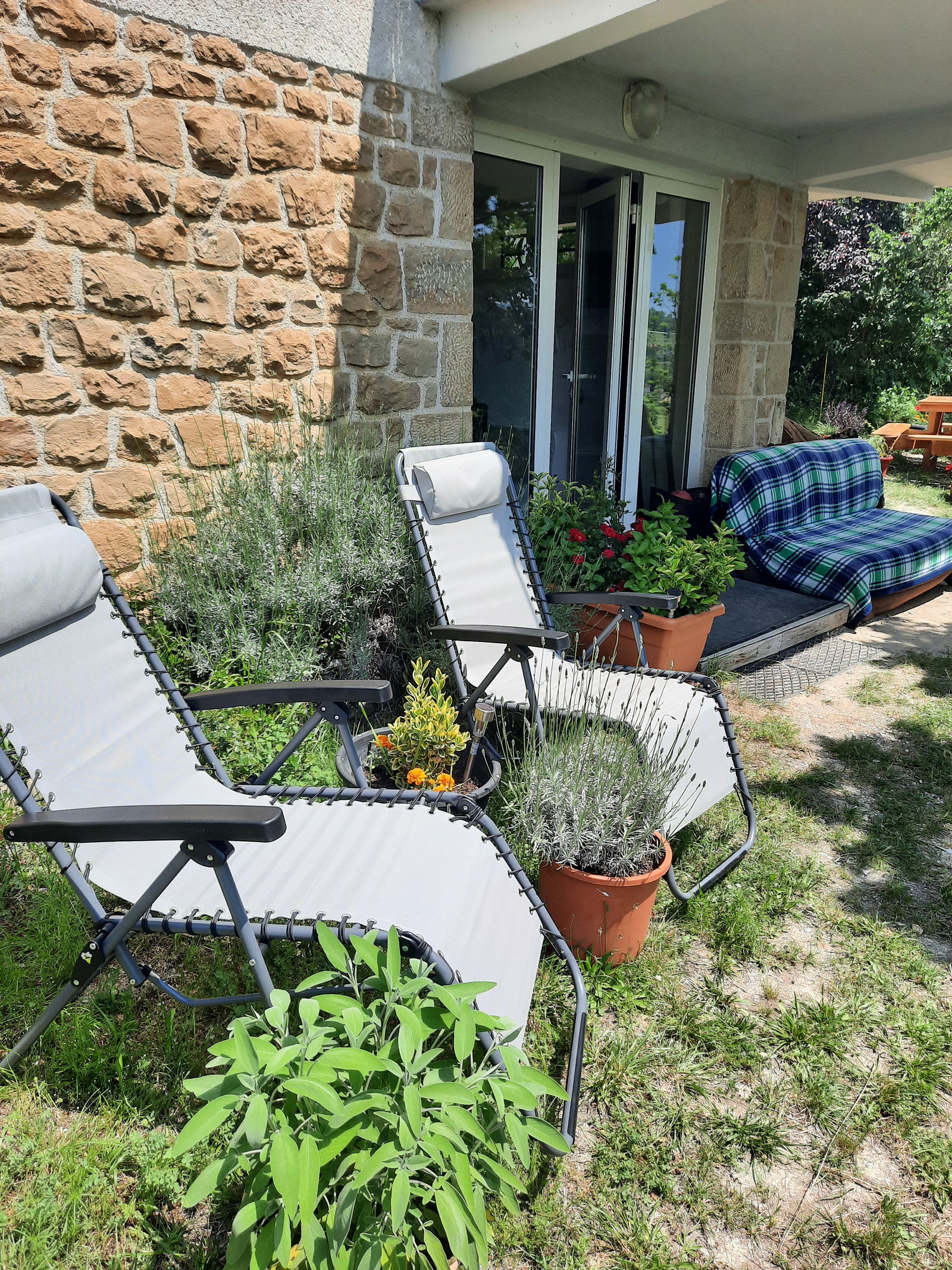 Homestay Saint-Laurent-les-Tours 384208