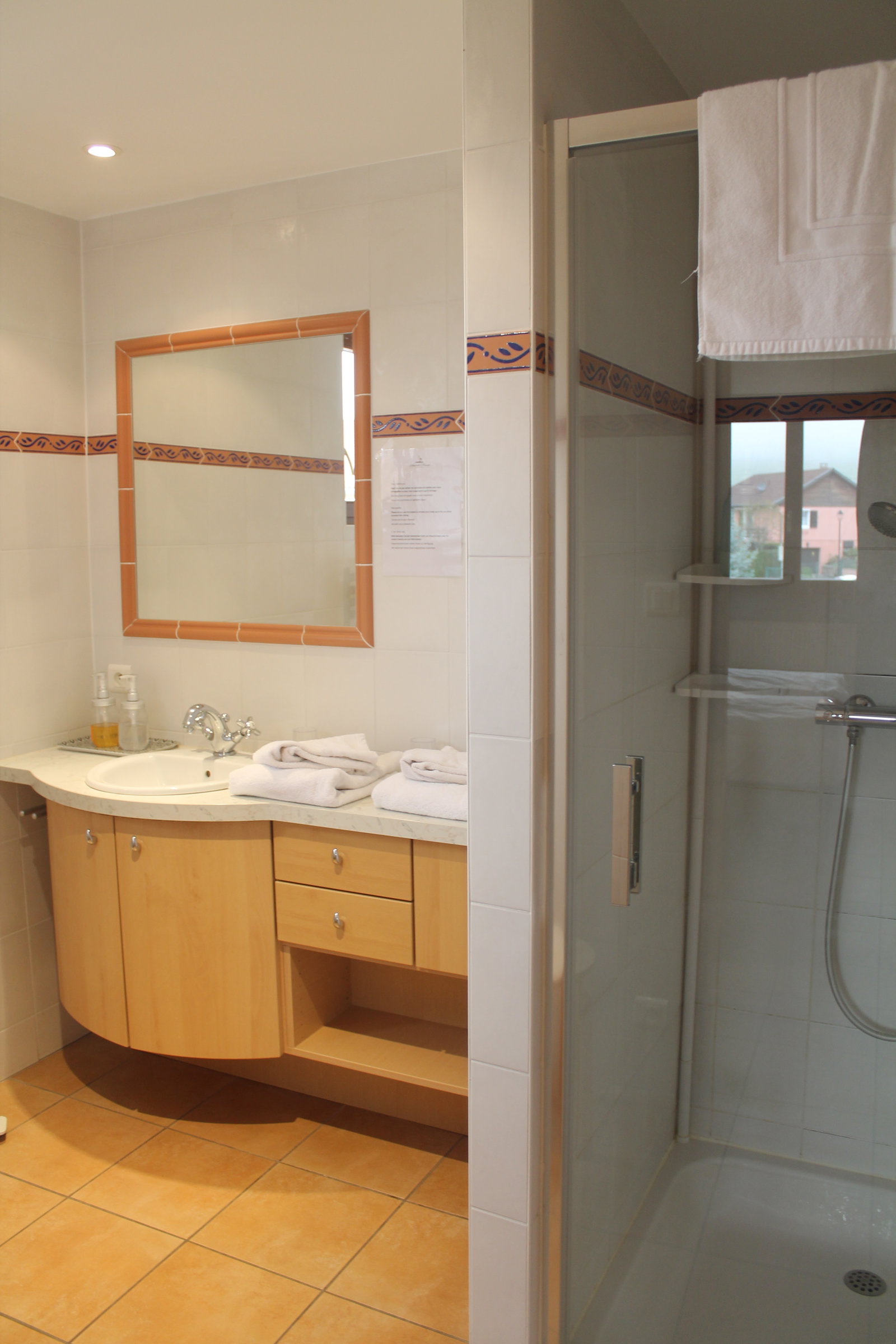 Gaascht Zëmmeren Hunawihr 644670