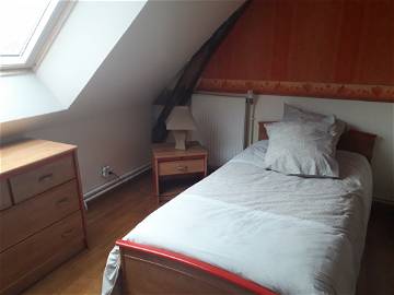 Roomlala | Rotes Schlafzimmer, 1 Schlafplätze, kostenloser Kaffee oder Tee