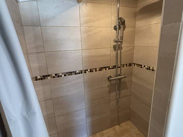 Logement entier à louer à Logron - photo 8 : salle de bain-8