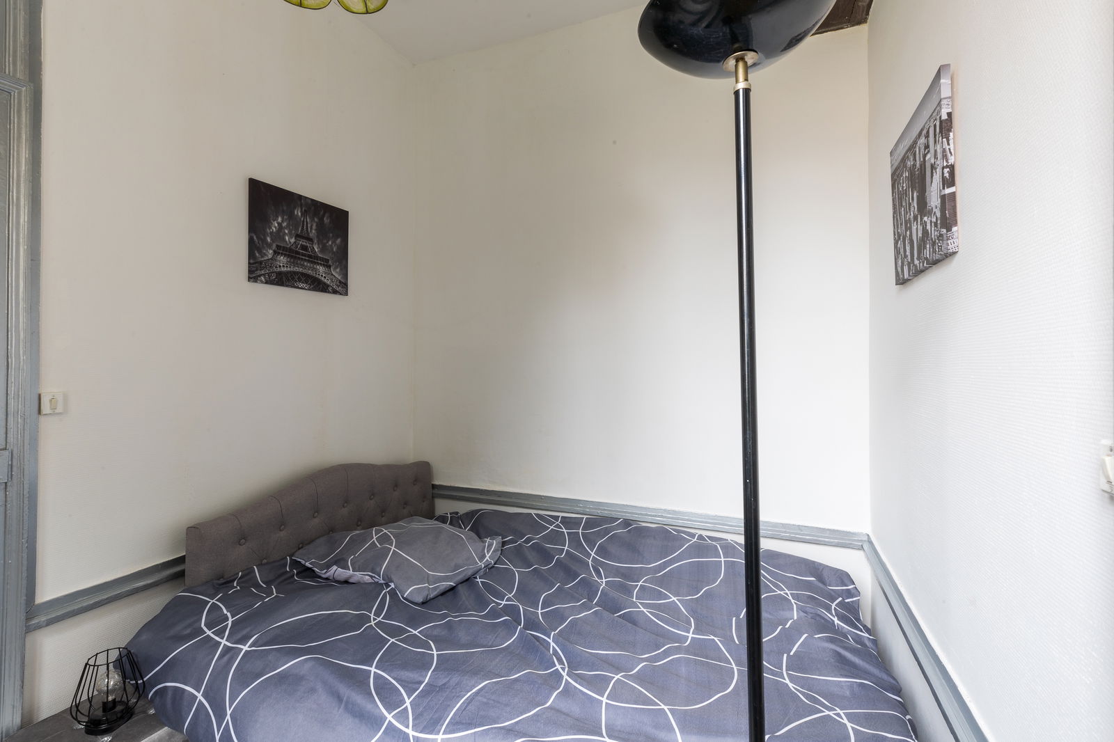 Unabhängiges Studio Sens 250275