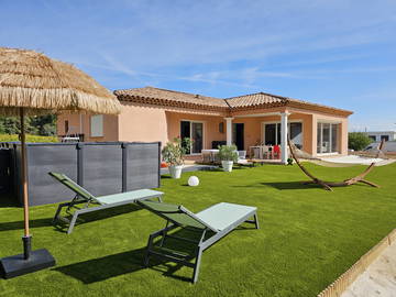 Roomlala | Rum / Delat boende i ljus villa