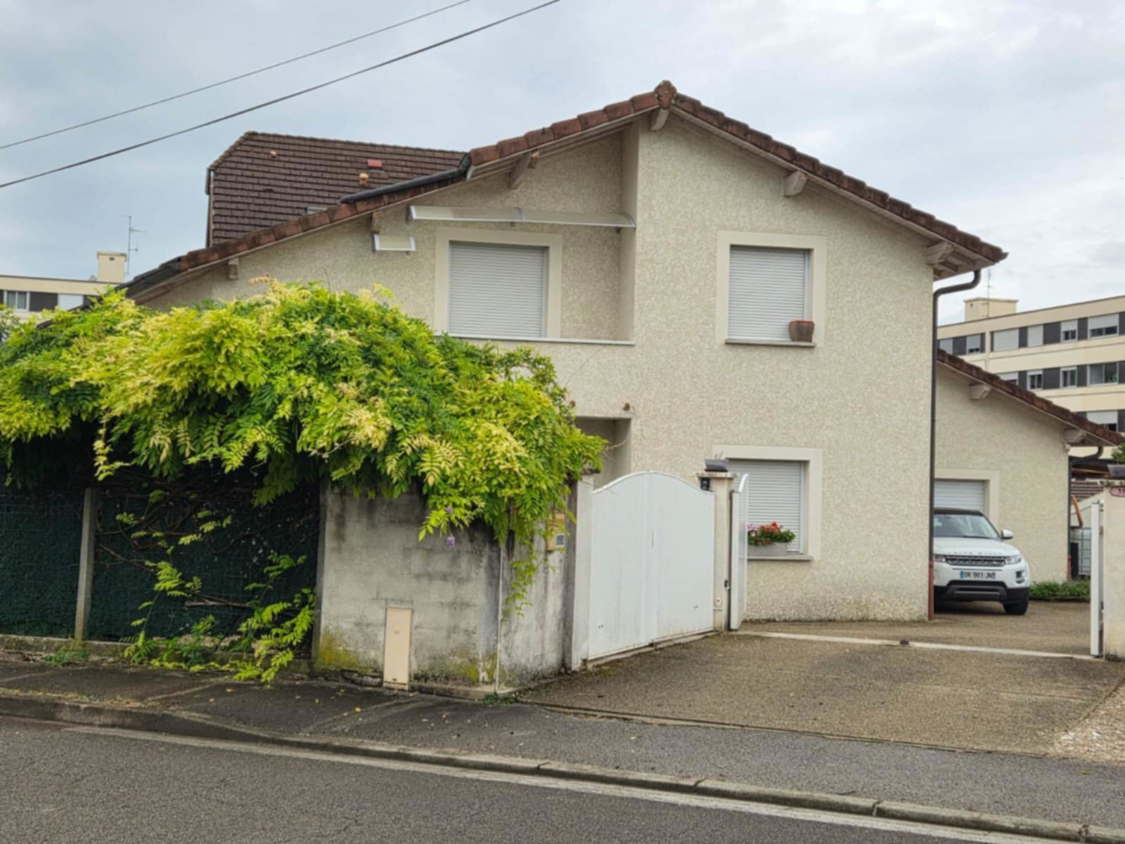 Hemvistelse Oyonnax 593988
