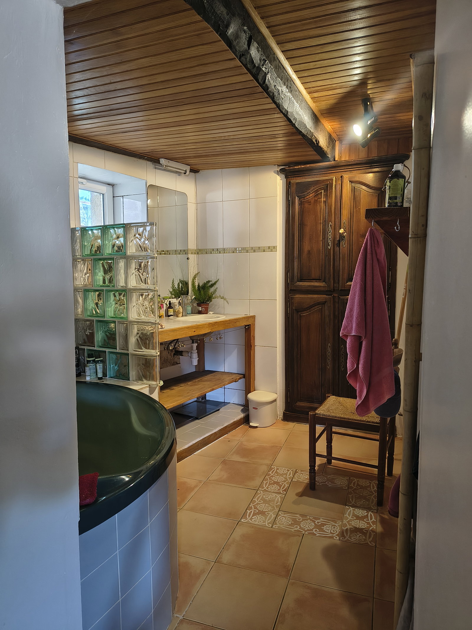 Homestay Saint-Étienne-de-Serre 670897