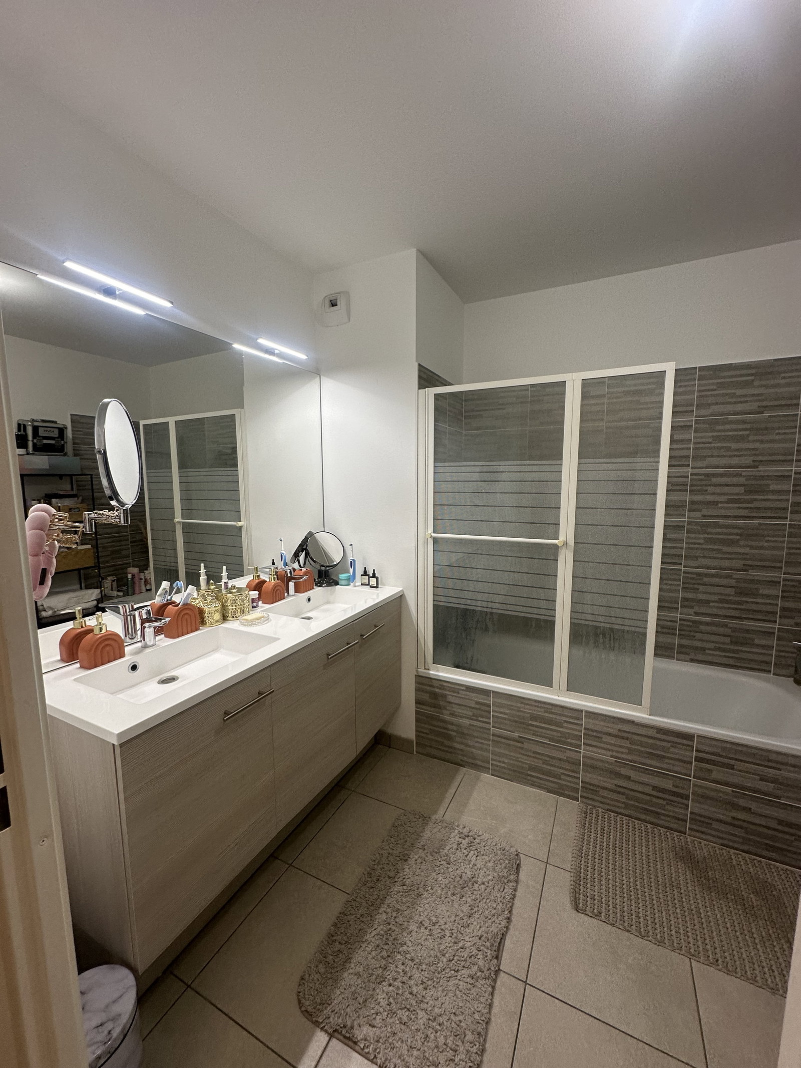 Hemvistelse Lyon 377553