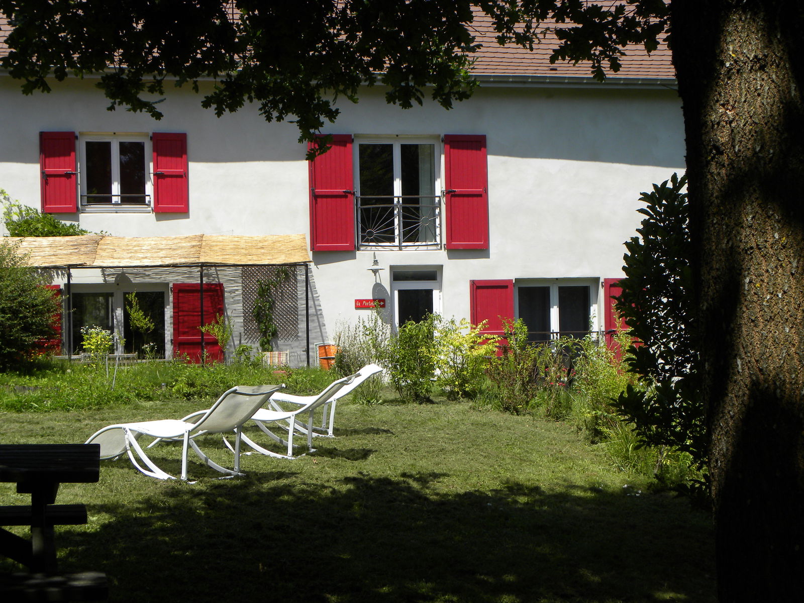 Entire Home Corbelin 102682