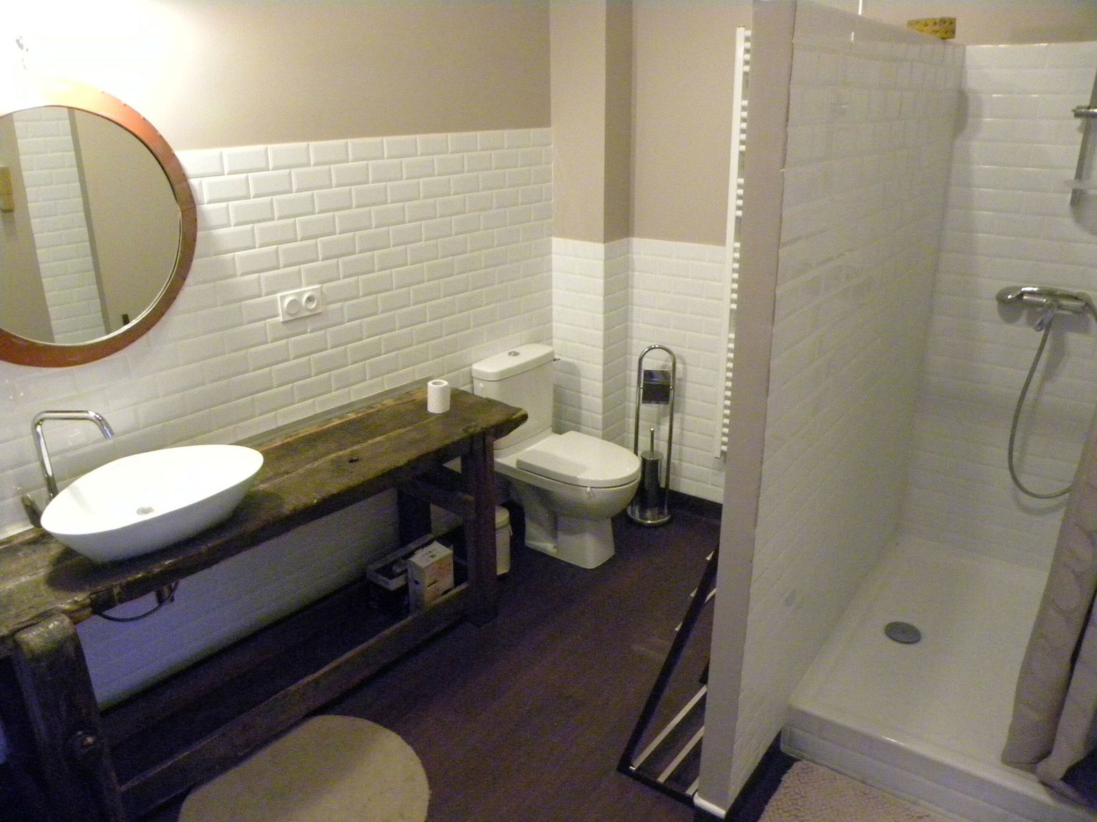 Entire Home Corbelin 102682