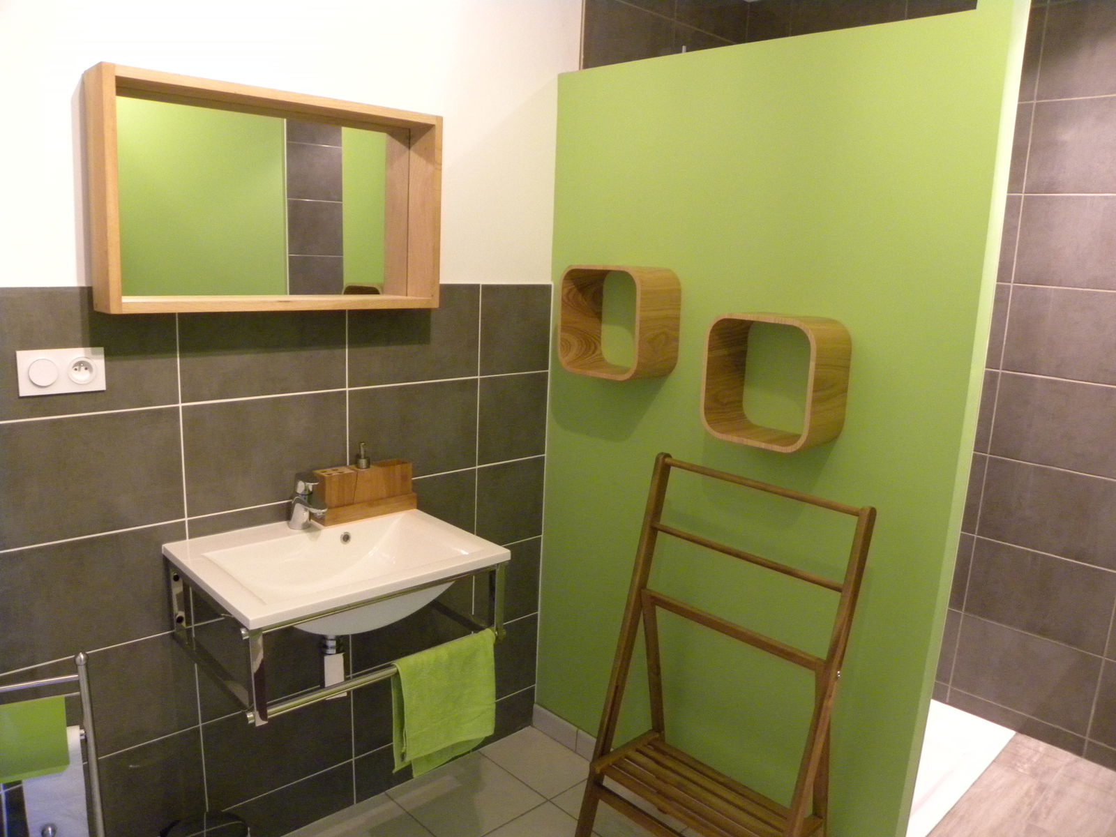 Entire Home Corbelin 102682