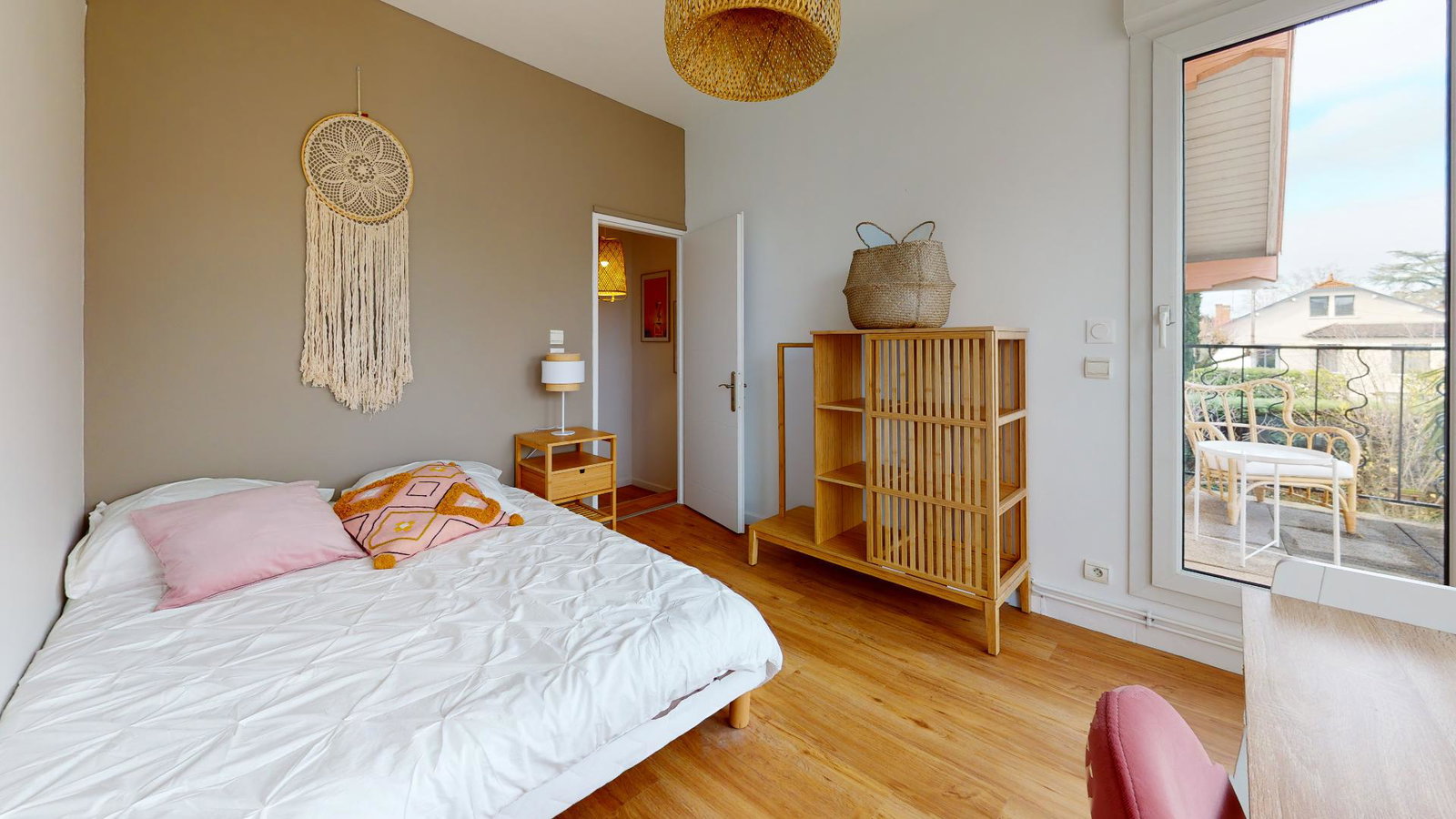 Kolokacja Bron 638914