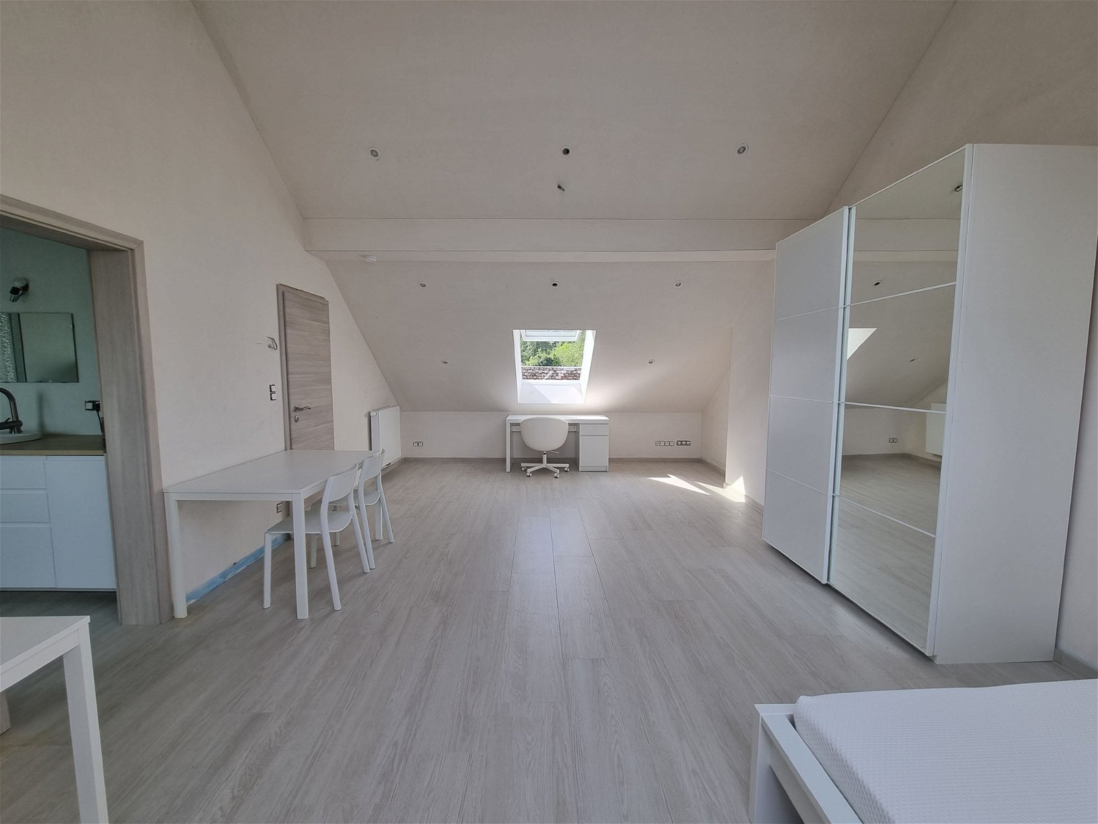 Independent Studio Arlon 258153