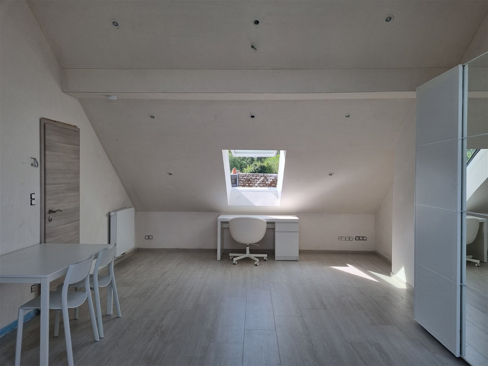 Independent Studio Arlon 258153