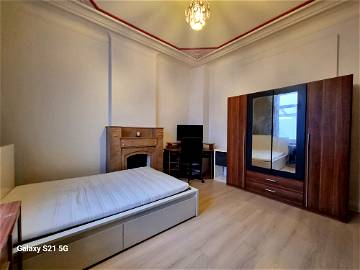Roomlala | S35.02 Furnished Studio with shower & private kitchen