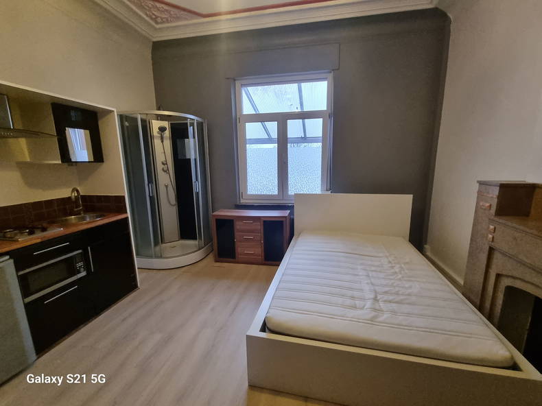 Entire Home Arlon 305923-4