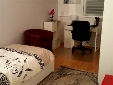 Roomlala | Saint Etienne Comfortable Single Room For Rent