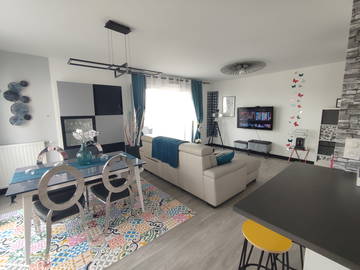 Roomlala | Sala 11m2, balcón grande 12m2, apartamento de 70m2