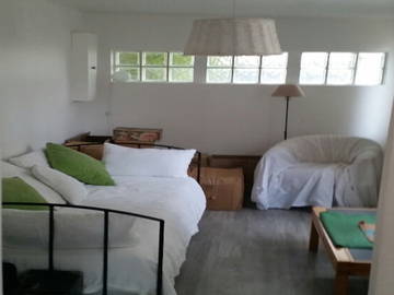 Roomlala | Sala de jardim às portas de Paris