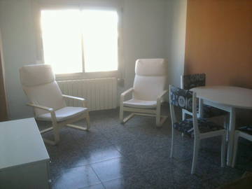 Roomlala | Sala na Área Escolar de Terrassa