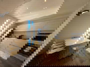 Roomlala | Bright Private Room, 10’ From The Palais Des Festivals -