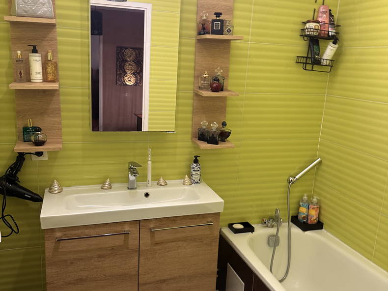 Kolokation Courbevoie 439250-4