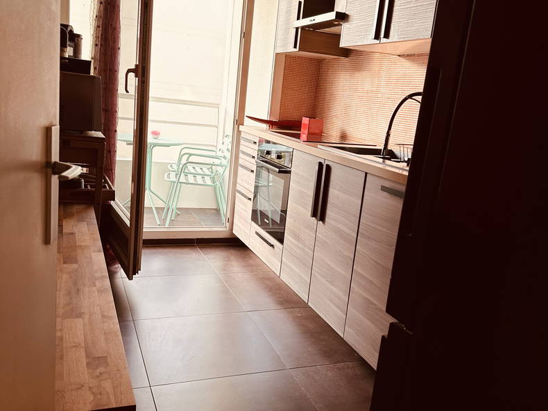 Kolokation Courbevoie 439250-5