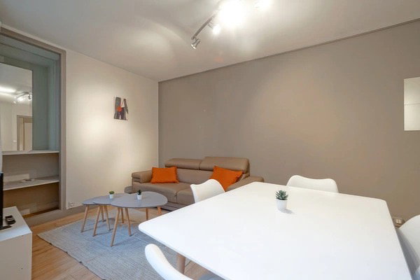 Ganz Haus Paris 662193