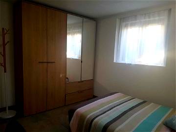 Roomlala | Schlafzimmer Mit Separatem Bad In Villa In Bussi