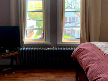 Roomlala | Schlafzimmer / Wohnzimmer Zu Vermieten In Einem Hundertjährigen Haus