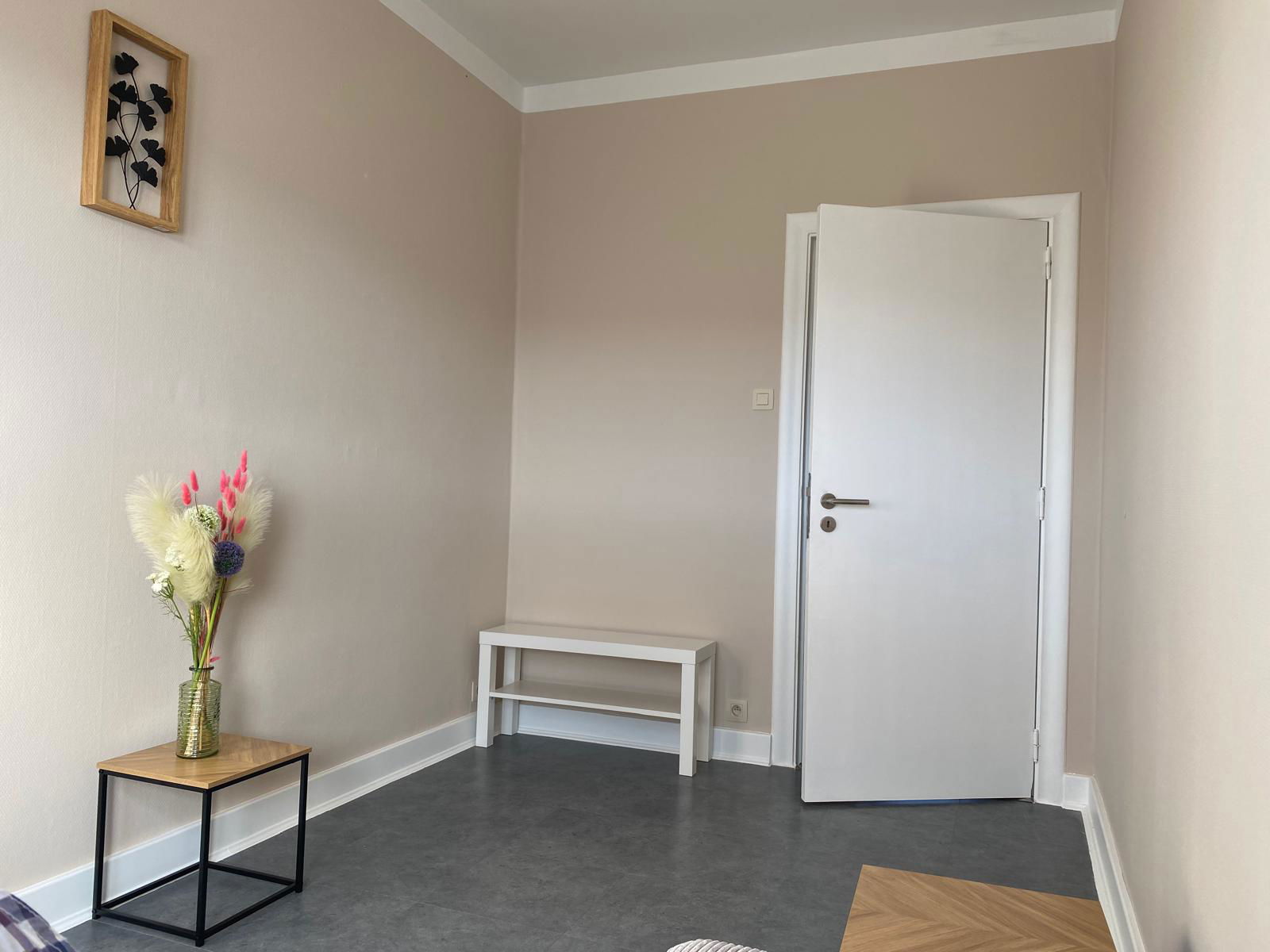Homestay Charleroi 380029