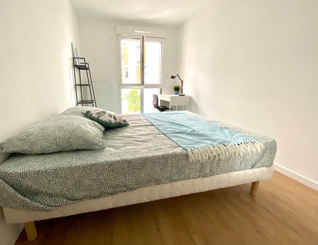 Kolokation Clichy 240470