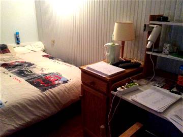Roomlala | School Year Rental For Student
