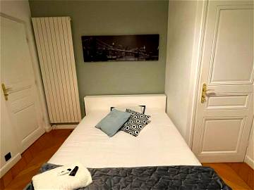 Roomlala | Schwarz-Weiß-Schlafzimmer
