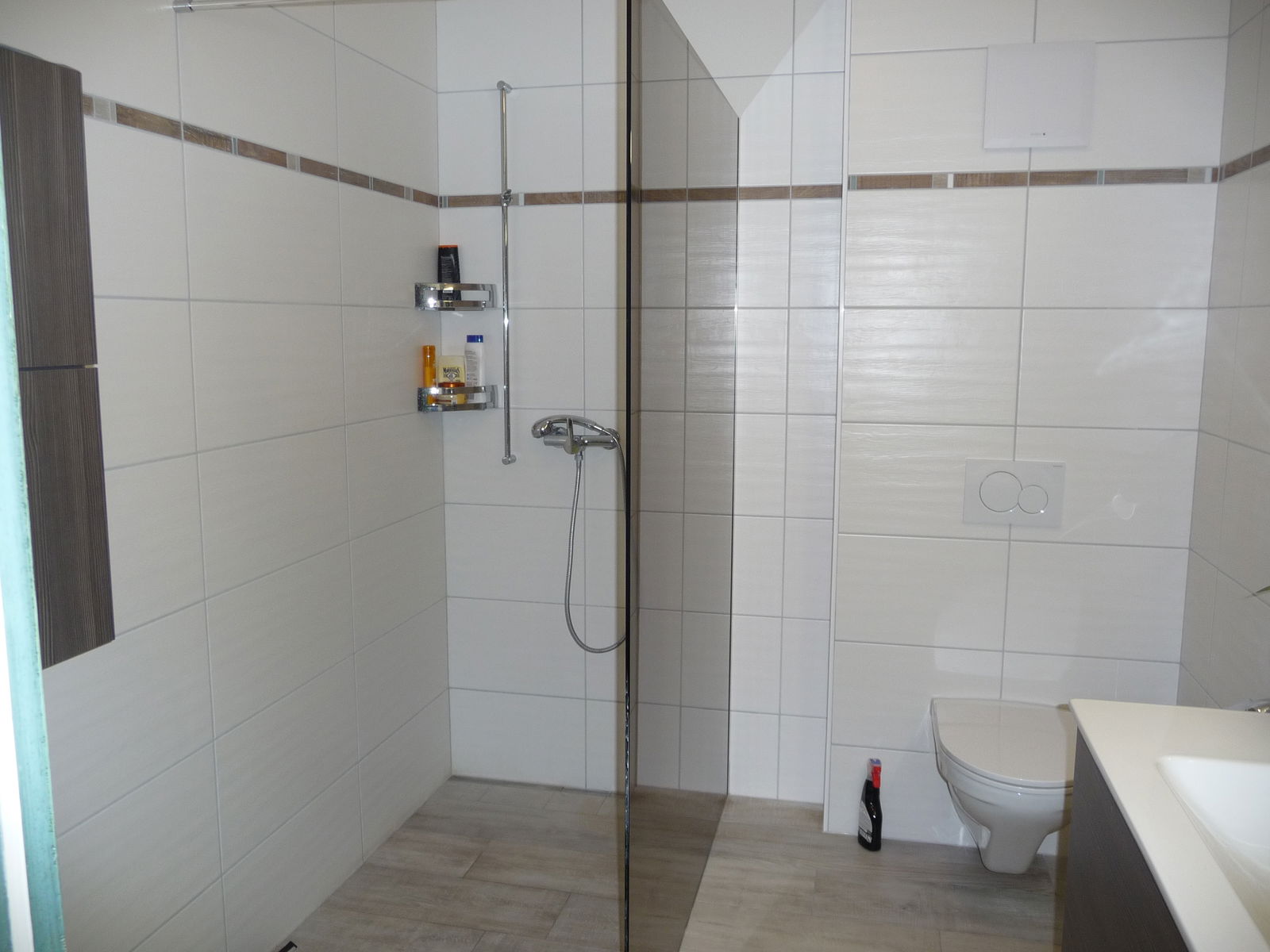 Colocación Dombresson 86000