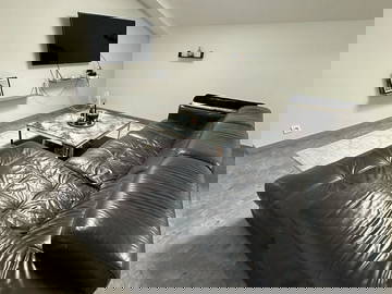 Roomlala | Se alquilan 2 habitaciones en un loft amueblado de 7 años cerca de la estación de tren.