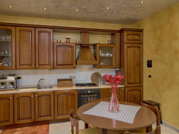 Entire Home Molise 198796-6