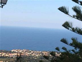 Sea view room in villa